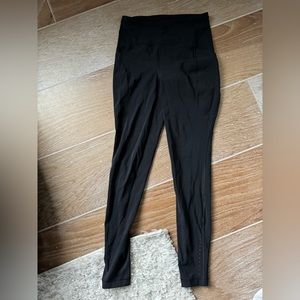 Lululemon black leggings with pockets